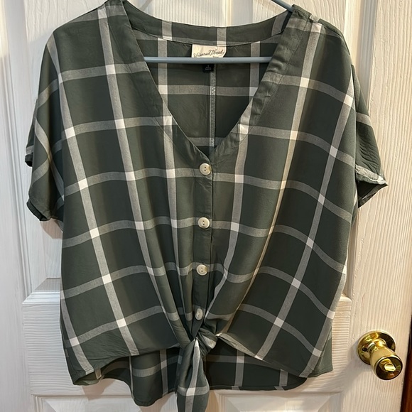 Universal Thread | Tops | Universal Thread Crop Top Large | Poshmark